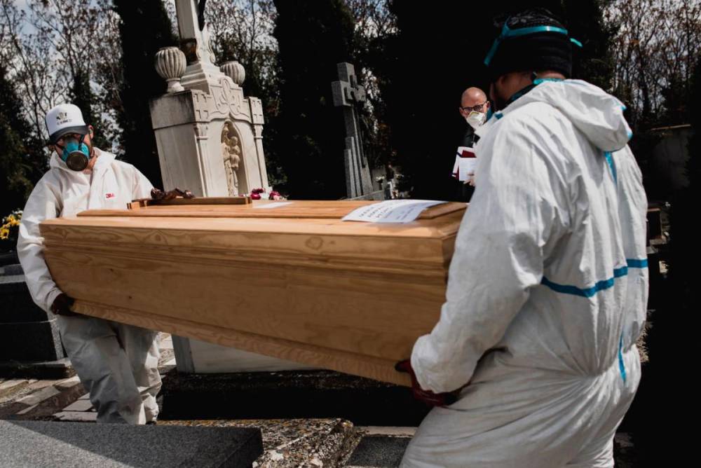 PROFESION: SEPULTURERO